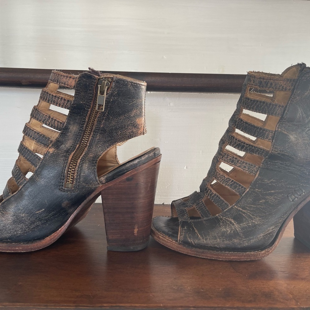 Bed Stu Occam Caged Heel